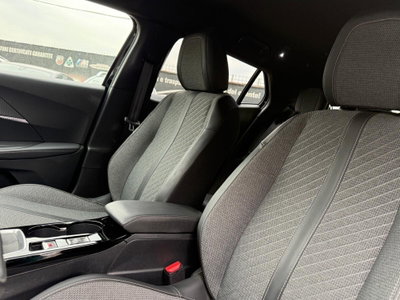 Peugeot 2008 1.2 turbo Allure 100cv (13)