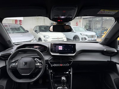 Peugeot 2008 1.2 turbo Allure 100cv (15)