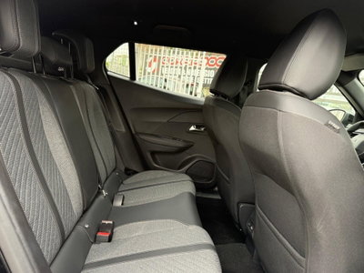 Peugeot 2008 1.2 turbo Allure 100cv (17)