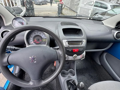 Peugeot 107 68CV 5p. Sweet Years (6)