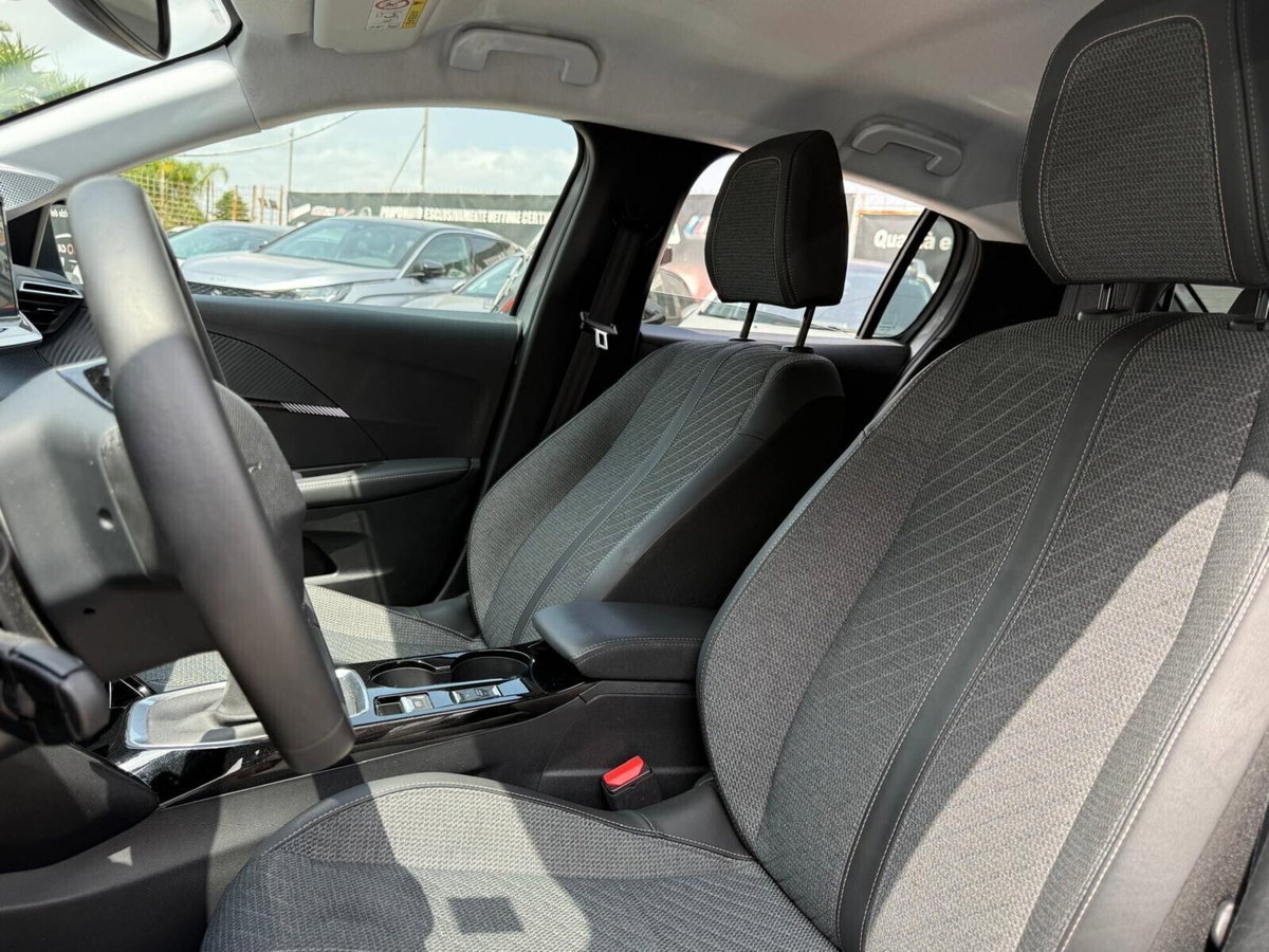 Peugeot 208 PureTech 100 Stop&Start 5 porte Allure (19)