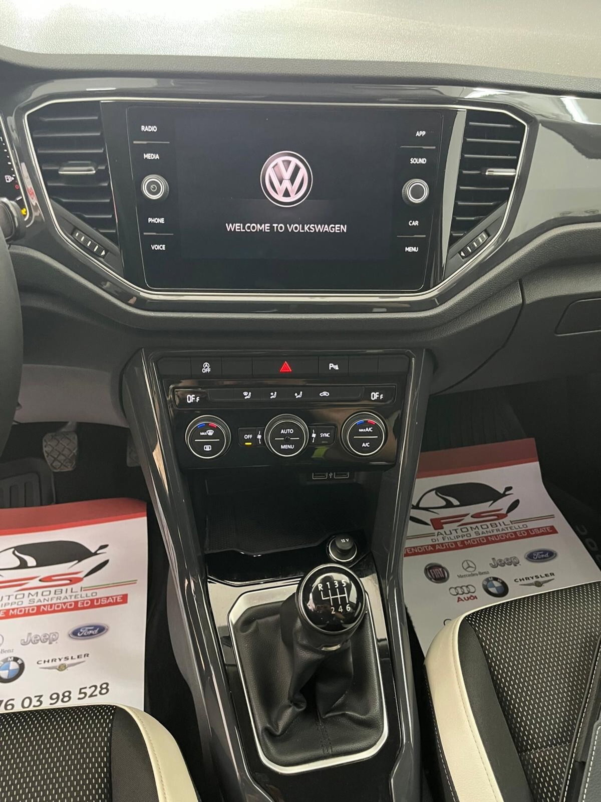 Volkswagen T-Roc 1.6 TDI SCR Business BlueMotion Technology (12)