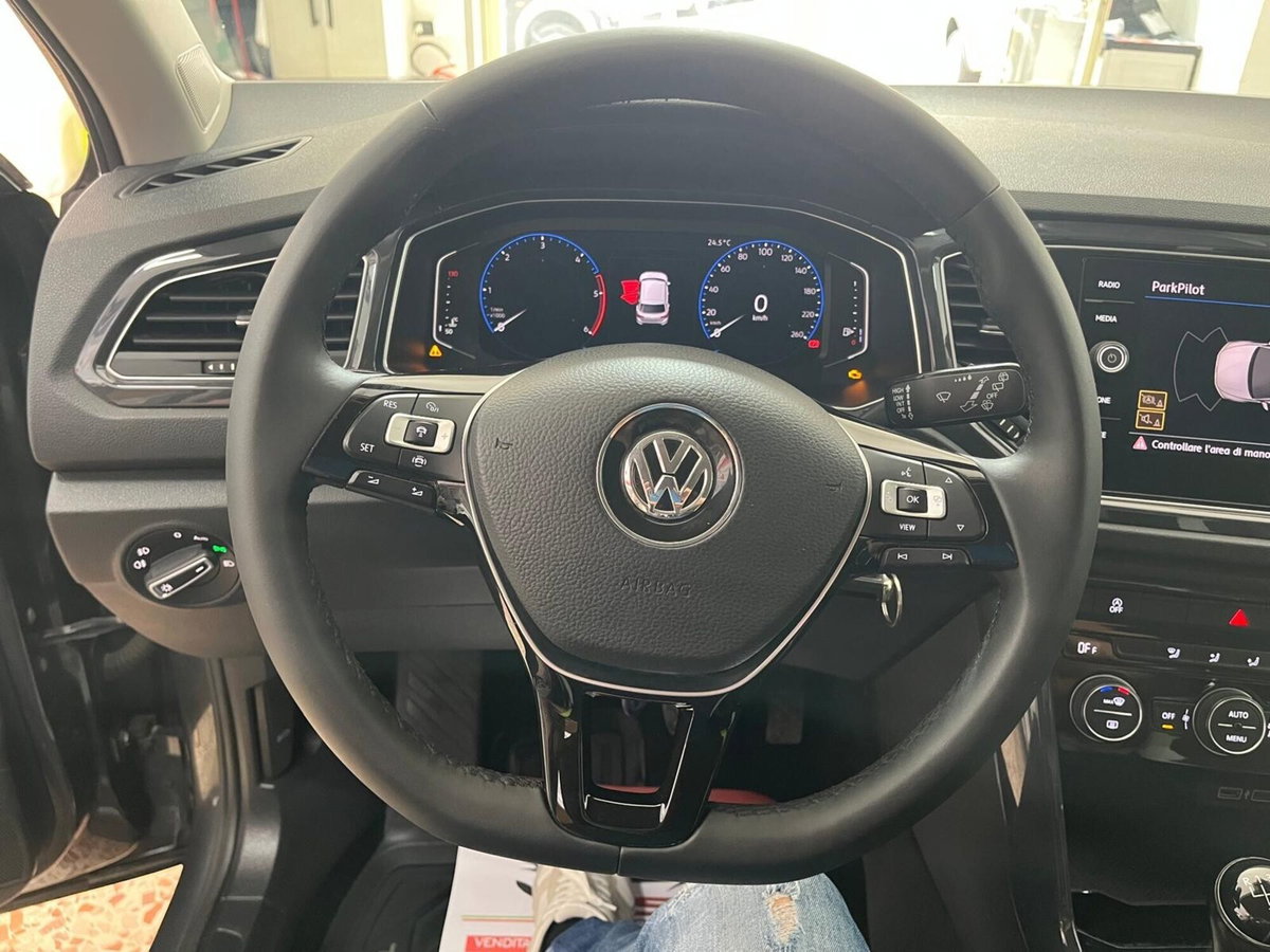 Volkswagen T-Roc 1.6 TDI SCR Business BlueMotion Technology (18)