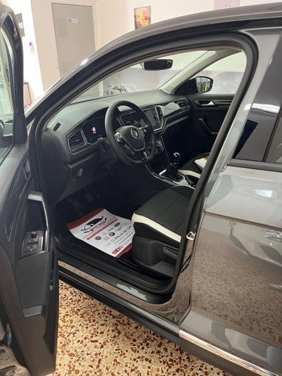 Volkswagen T-Roc 1.6 TDI SCR Business BlueMotion Technology (8)