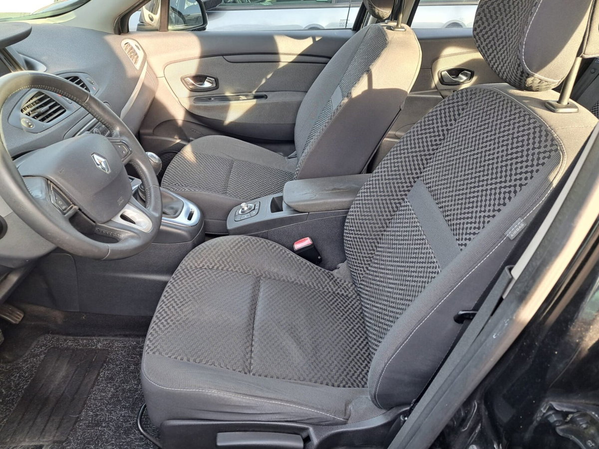 Renault Scenic E-Tech Electric 1.6 Attractive (16)