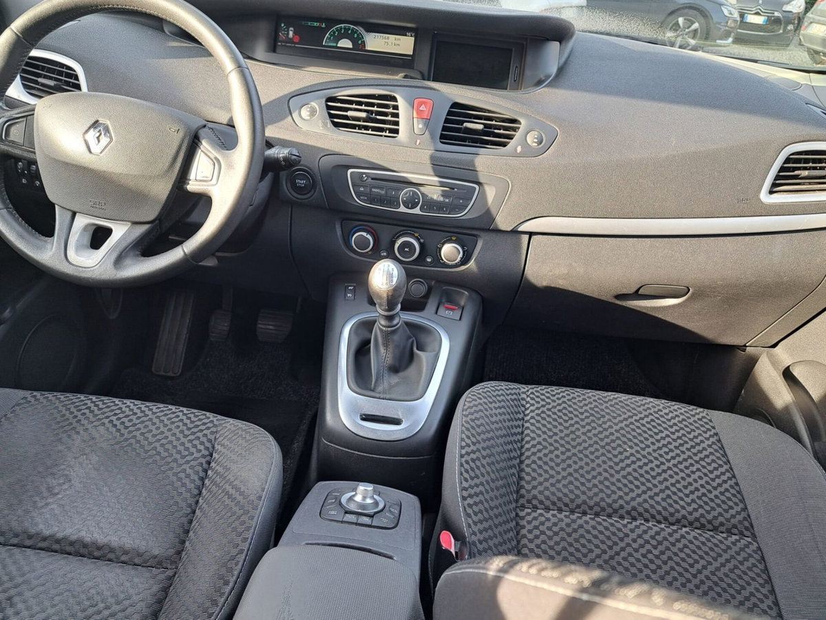 Renault Scenic E-Tech Electric 1.6 Attractive (5)