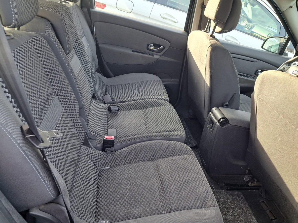 Renault Scenic E-Tech Electric 1.6 Attractive (6)