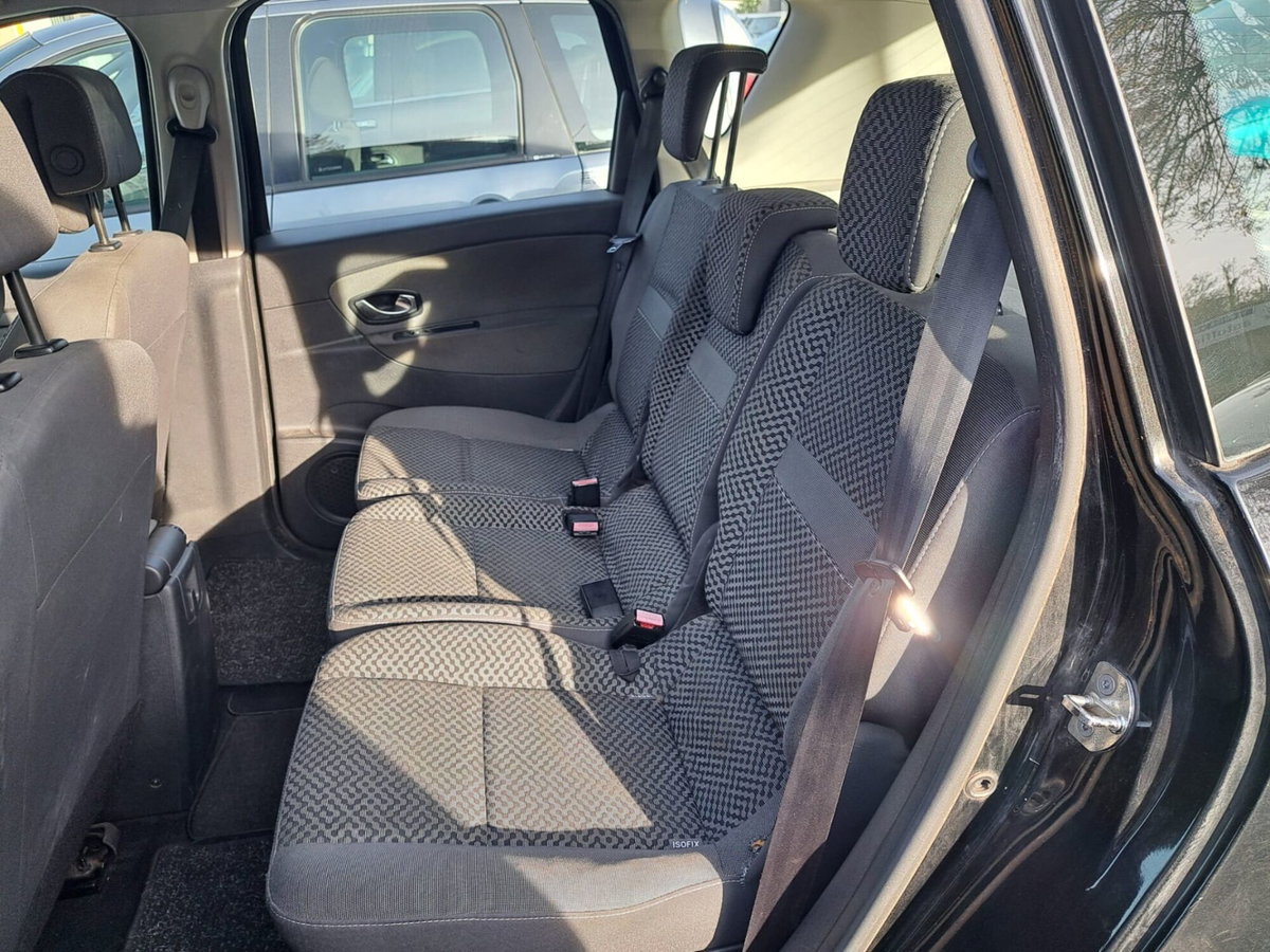 Renault Scenic E-Tech Electric 1.6 Attractive (9)