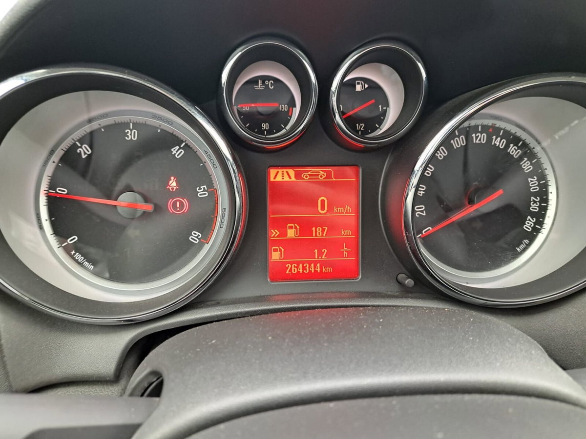 Opel Astra 1.7 CDTI 130CV 5 porte Cosmo (14)