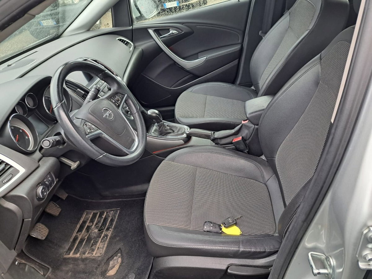 Opel Astra 1.7 CDTI 130CV 5 porte Cosmo (16)