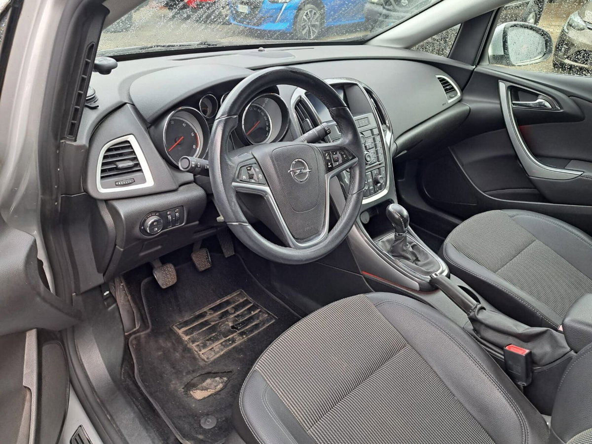 Opel Astra 1.7 CDTI 130CV 5 porte Cosmo (19)