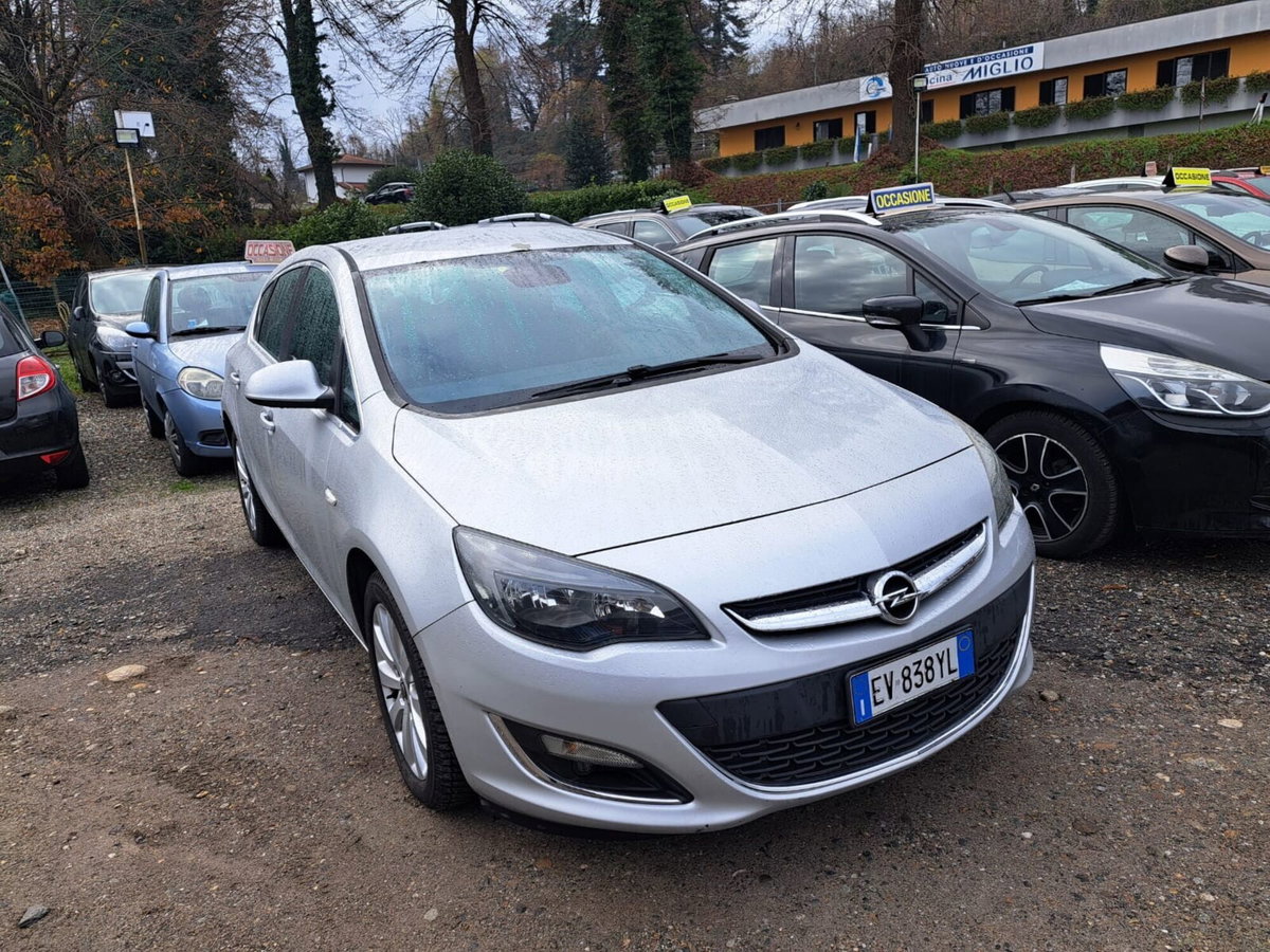 Opel Astra 1.7 CDTI 130CV 5 porte Cosmo (2)