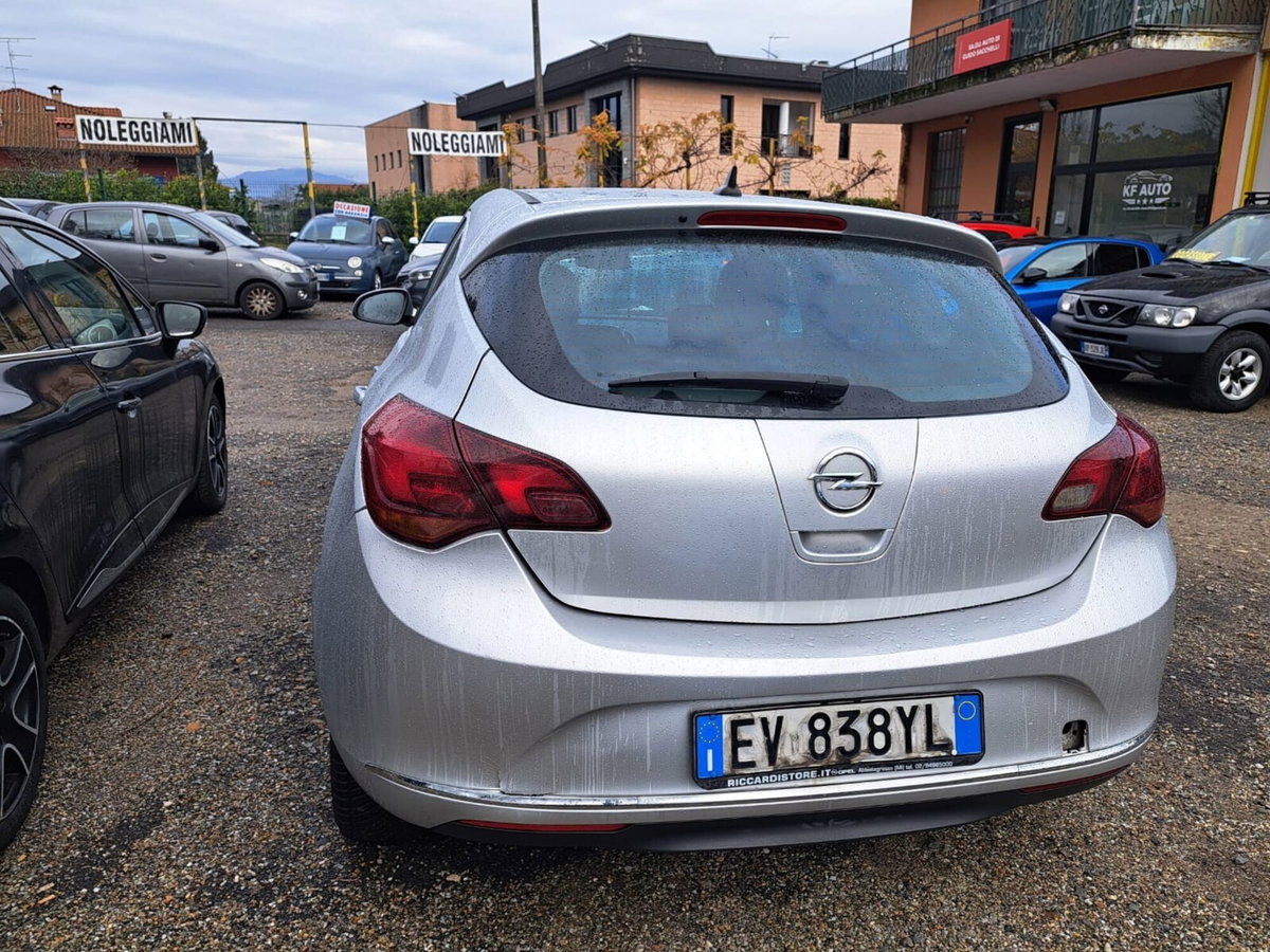 Opel Astra 1.7 CDTI 130CV 5 porte Cosmo (6)