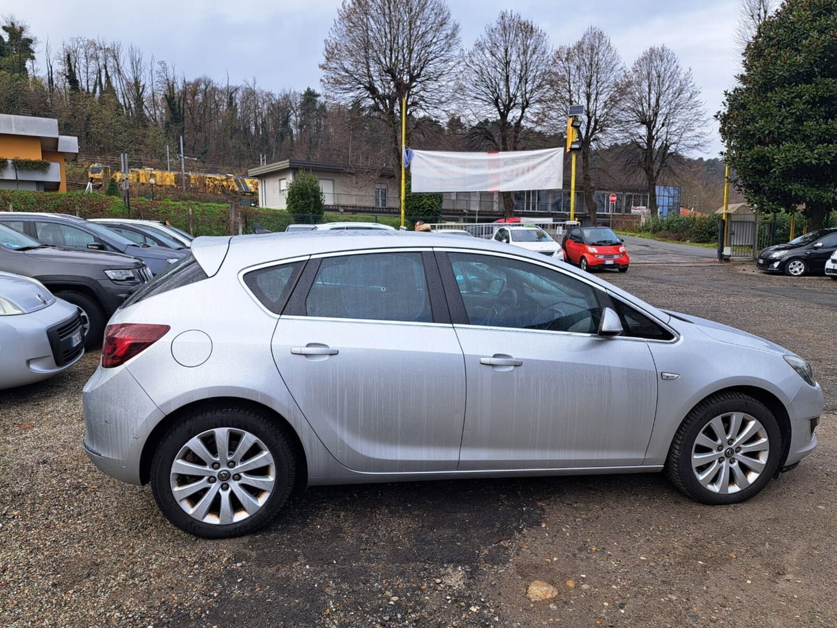 Opel Astra 1.7 CDTI 130CV 5 porte Cosmo (7)