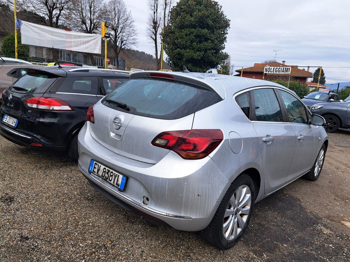 Opel Astra 1.7 CDTI 130CV 5 porte Cosmo (8)