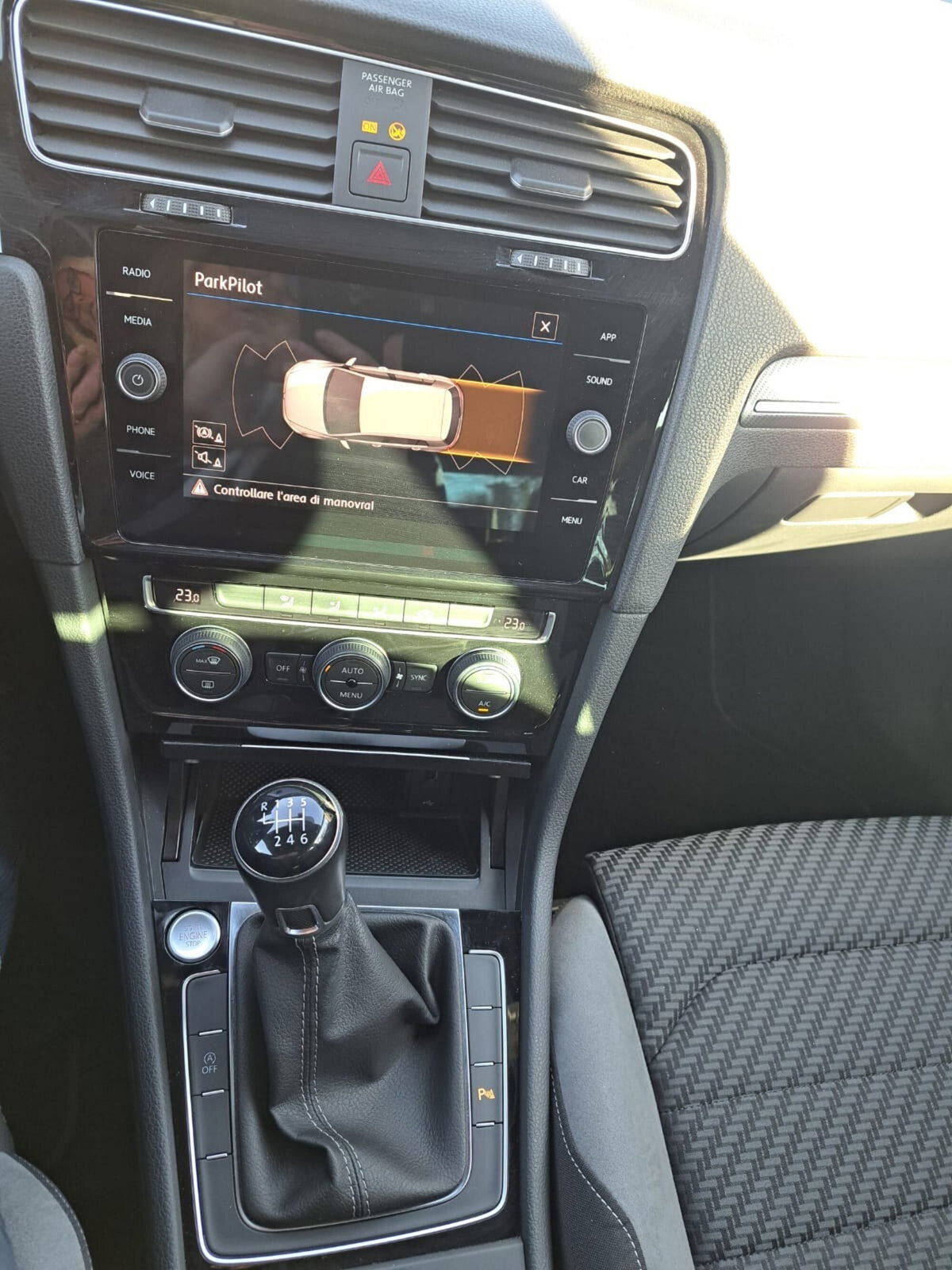 Volkswagen Golf 1.5 TSI 150 CV EVO ACT R-Line (15)