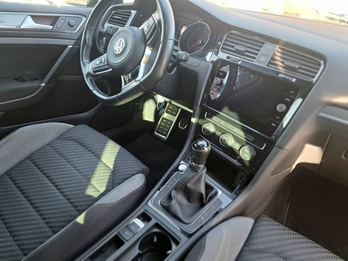 Volkswagen Golf 1.5 TSI 150 CV EVO ACT R-Line (16)