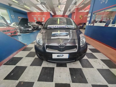 Toyota Yaris 1.0 5 porte Sol (2)