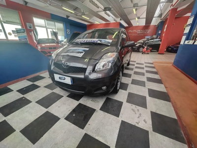 Toyota Yaris 1.0 5 porte Sol (3)