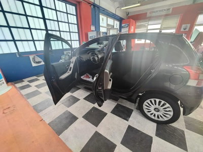 Toyota Yaris 1.0 5 porte Sol (4)