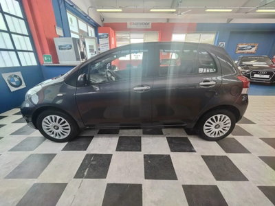 Toyota Yaris 1.0 5 porte Sol (7)