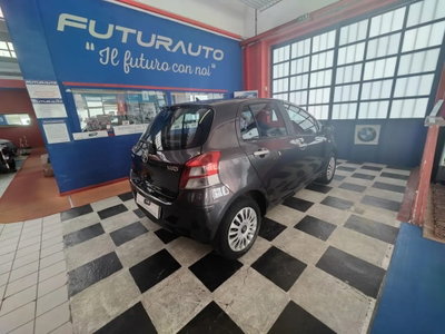 Toyota Yaris 1.0 5 porte Sol (8)