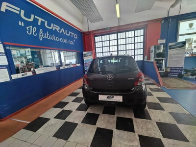 Toyota Yaris 1.0 5 porte Sol (9)