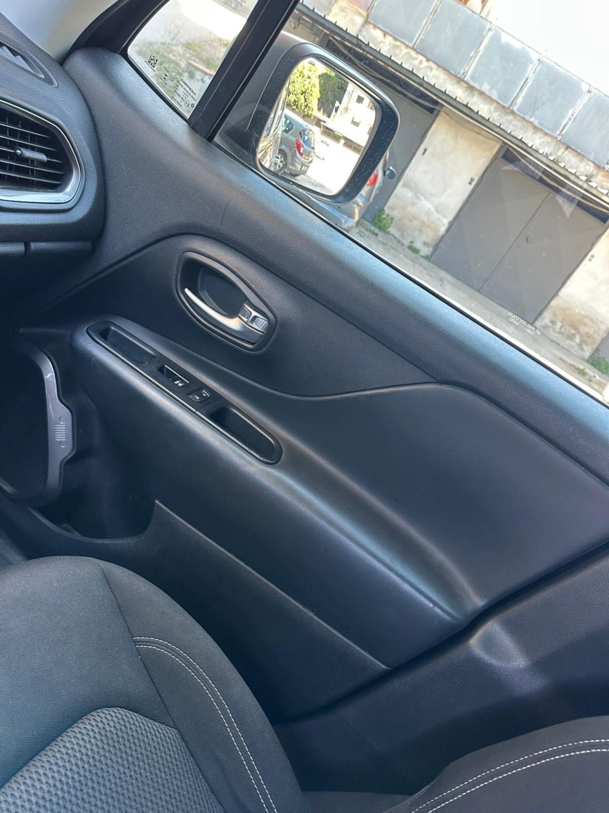 Jeep Renegade 1.6 Mjt 130 CV Longitude (9)