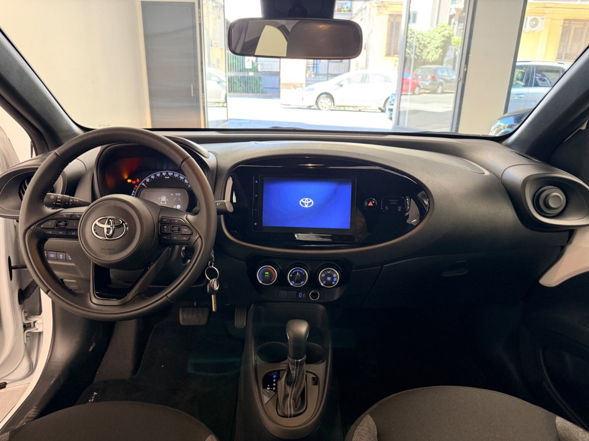 Toyota Aygo X 1.0 VVT-i 72 CV 5 porte Limited Air (11)