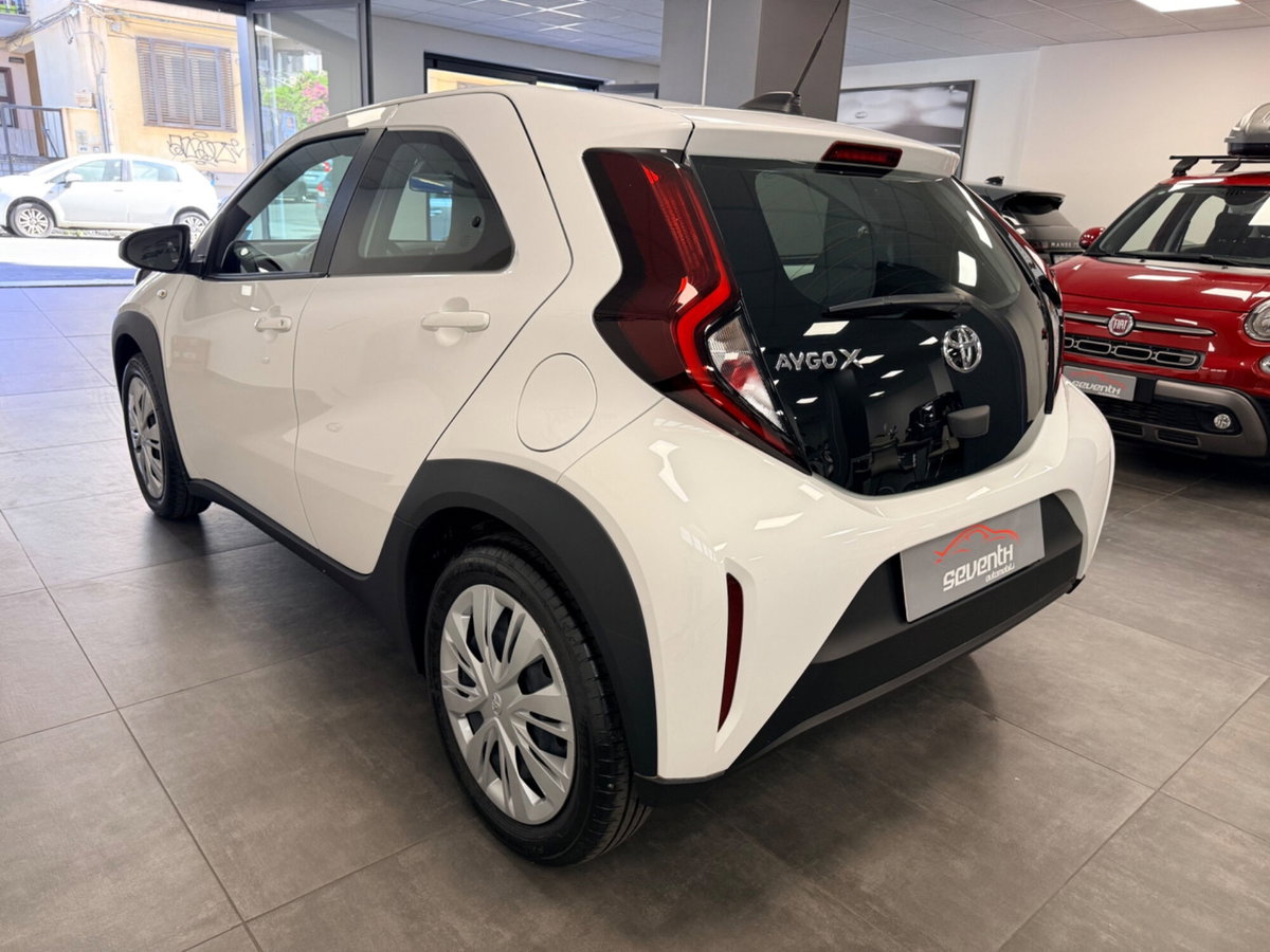 Toyota Aygo X 1.0 VVT-i 72 CV 5 porte Limited Air (4)