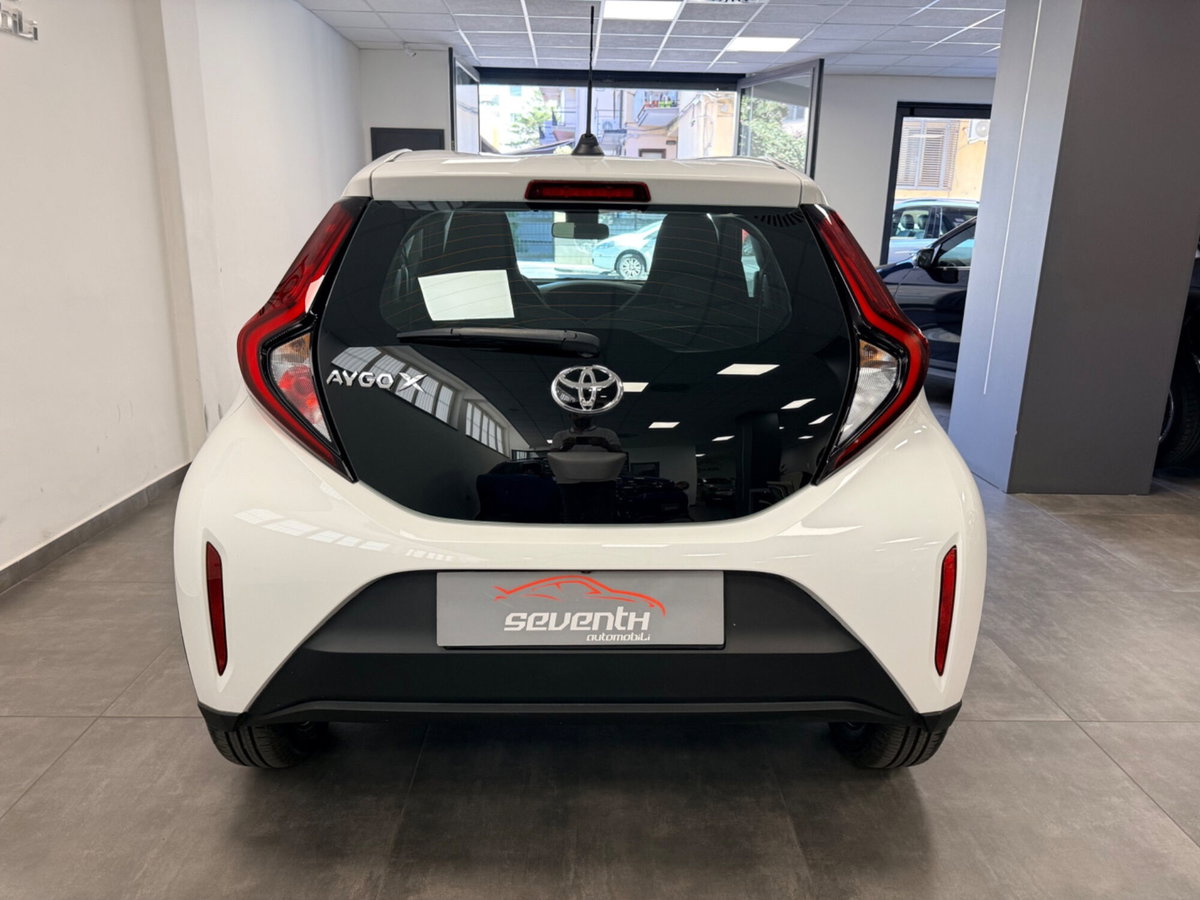 Toyota Aygo X 1.0 VVT-i 72 CV 5 porte Limited Air (5)
