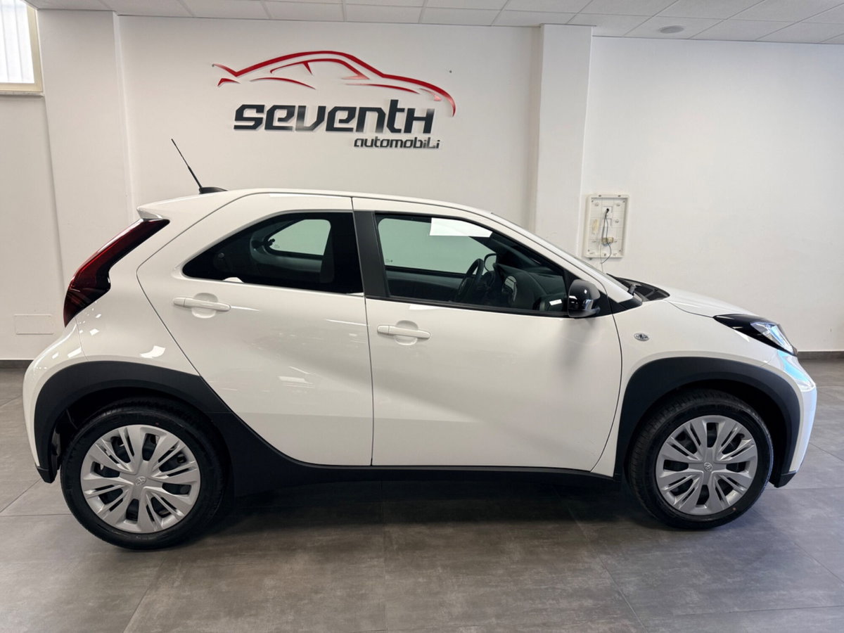Toyota Aygo X 1.0 VVT-i 72 CV 5 porte Limited Air (6)