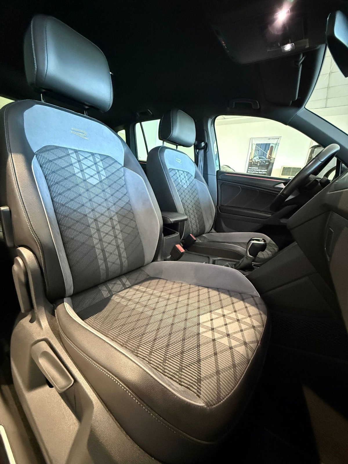 Volkswagen Tiguan 2.0 TDI 150 CV SCR DSG 4MOTION R-Line (12)