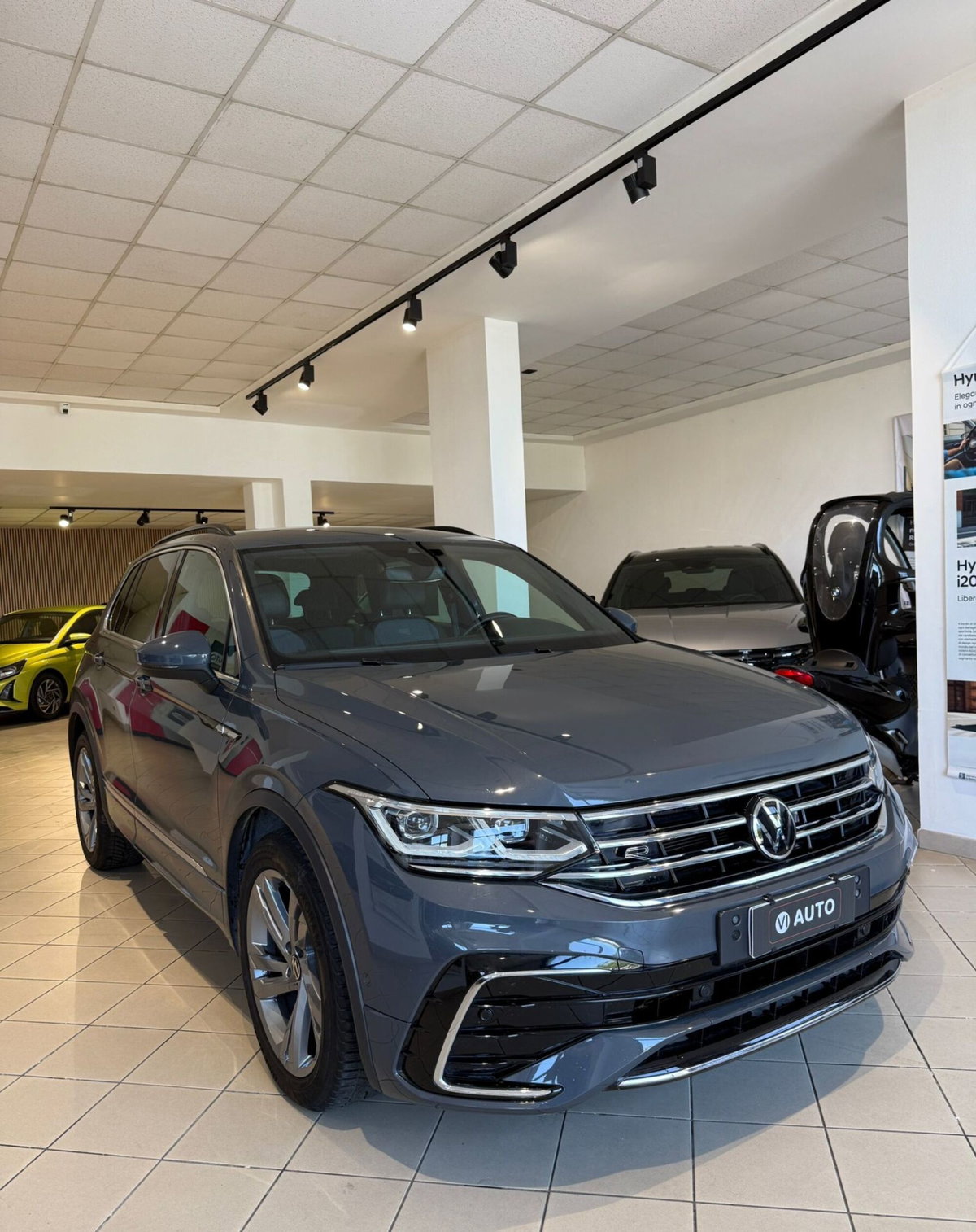 Volkswagen Tiguan 2.0 TDI 150 CV SCR DSG 4MOTION R-Line (3)
