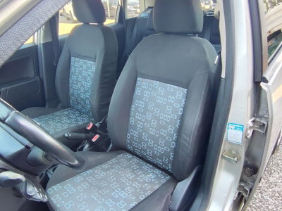 Ford Fiesta 1.2 16V 5p. Zetec (12)