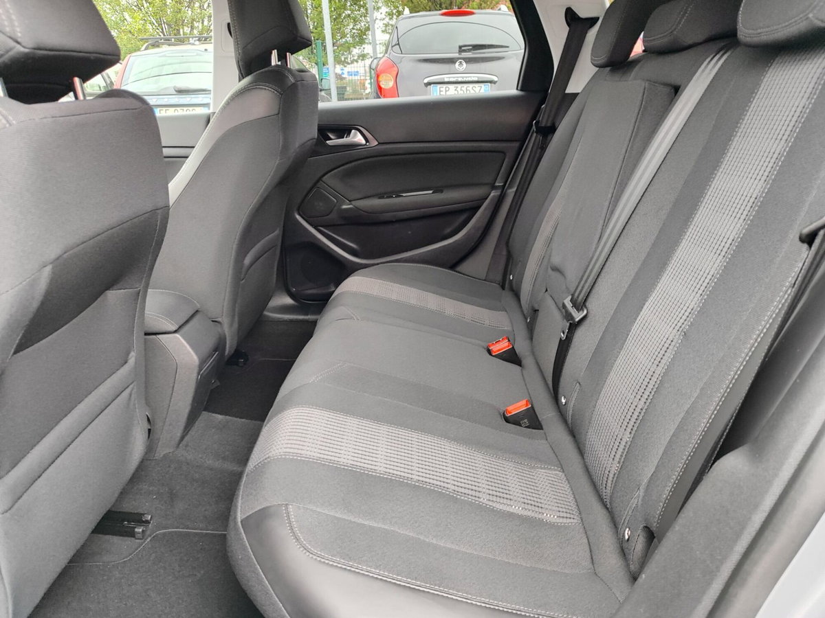 Peugeot 308 SW PureTech Turbo 130 S&S EAT8 Allure Pack (12)