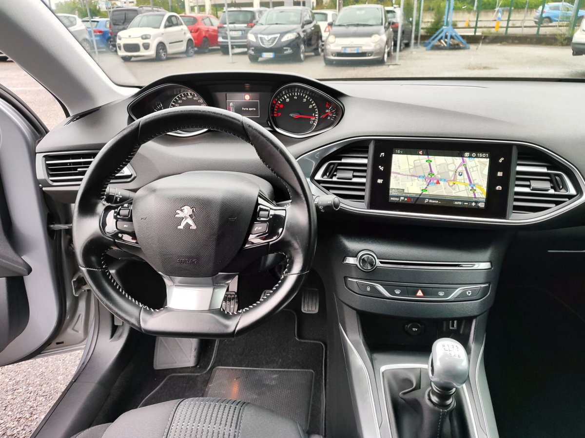 Peugeot 308 SW PureTech Turbo 130 S&S EAT8 Allure Pack (13)
