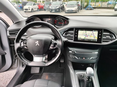 Peugeot 308 SW PureTech Turbo 130 S&S EAT8 Allure Pack (13)