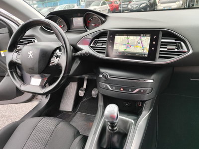 Peugeot 308 SW PureTech Turbo 130 S&S EAT8 Allure Pack (14)