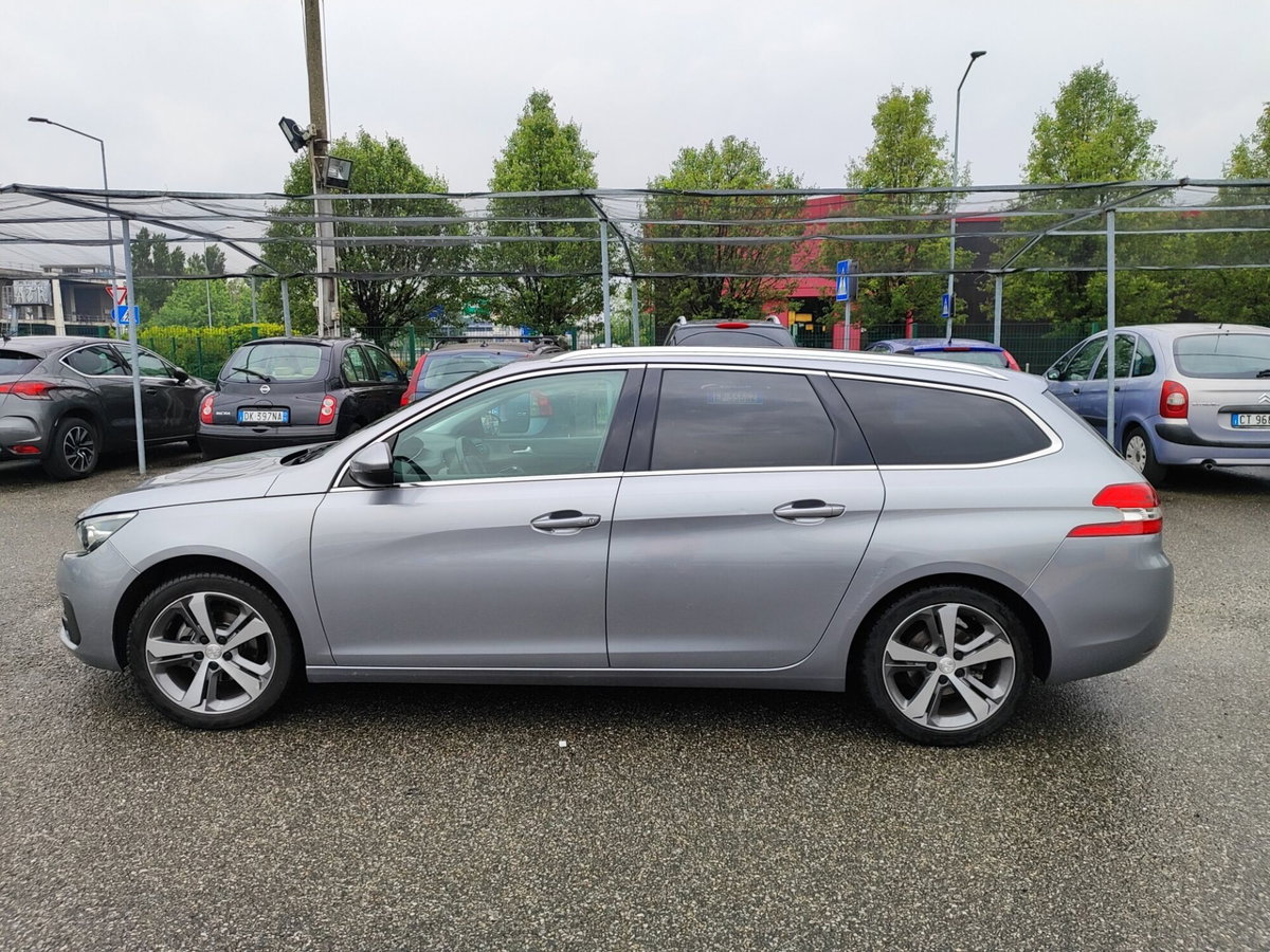 Peugeot 308 SW PureTech Turbo 130 S&S EAT8 Allure Pack (3)