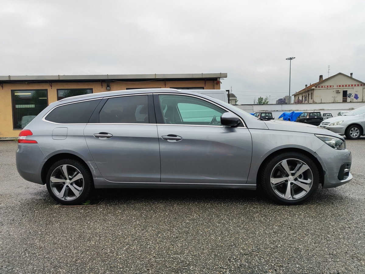 Peugeot 308 SW PureTech Turbo 130 S&S EAT8 Allure Pack (7)