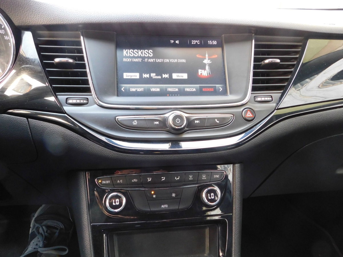 Opel Astra 1.5 CDTI 122 CV S&S 5 porte 2020 (17)