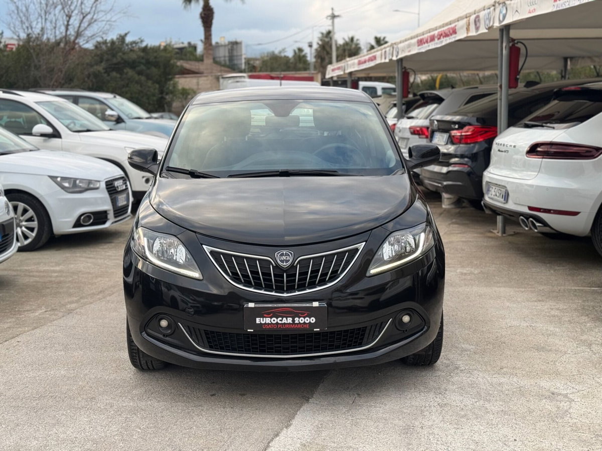 Lancia Ypsilon 1.0 FireFly 5 porte S&S Hybrid Ecochic Silver (2)