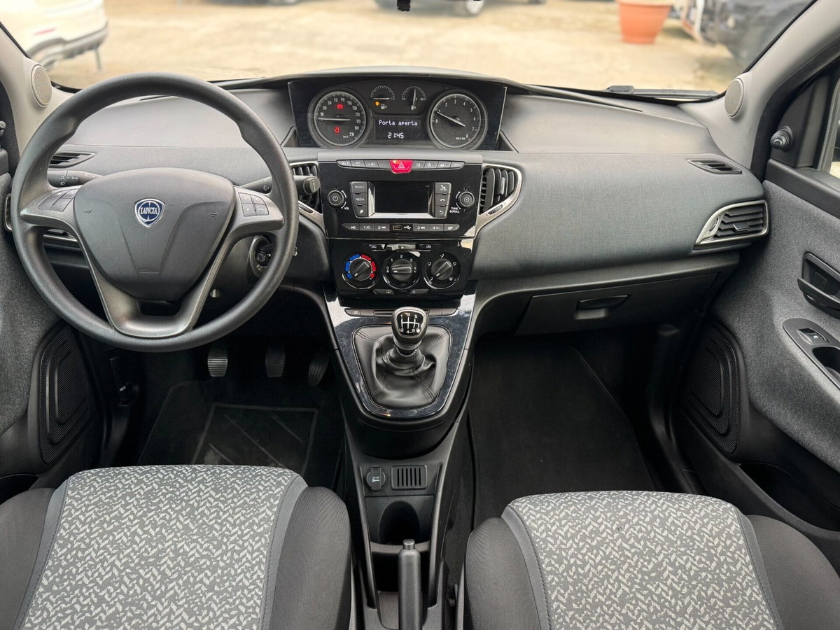 Lancia Ypsilon 1.0 FireFly 5 porte S&S Hybrid Ecochic Silver (8)
