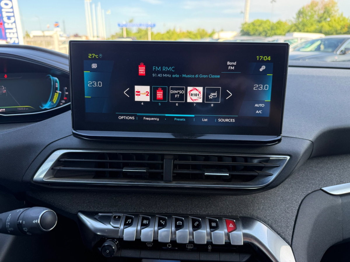 Peugeot 3008 Hybrid 225 e-EAT8 Allure (11)