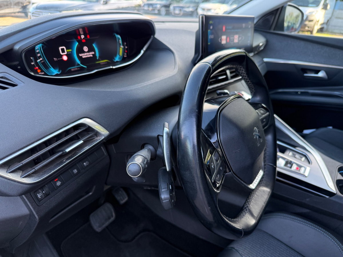 Peugeot 3008 Hybrid 225 e-EAT8 Allure (17)