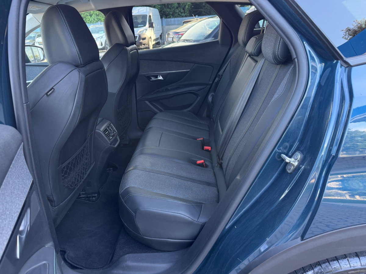 Peugeot 3008 Hybrid 225 e-EAT8 Allure (20)