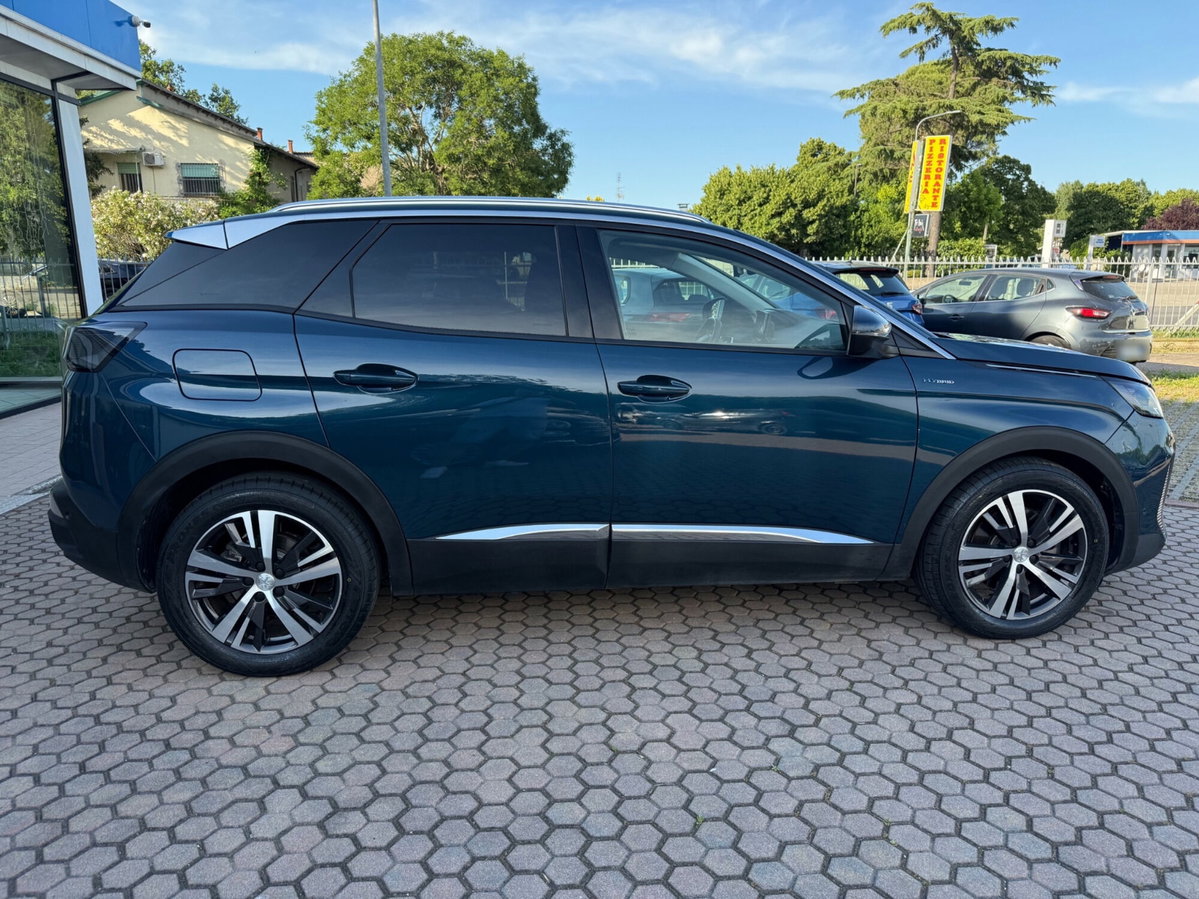 Peugeot 3008 Hybrid 225 e-EAT8 Allure (5)