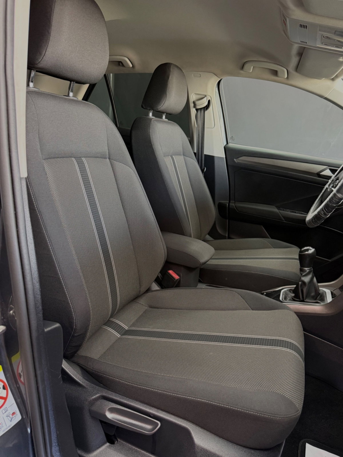 Volkswagen T-Roc 1.6 TDI SCR Advanced BlueMotion Technology (16)