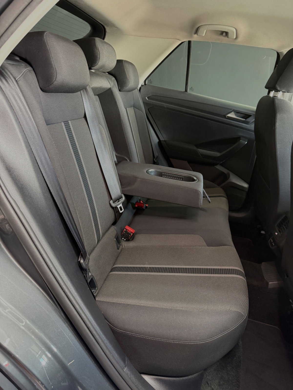 Volkswagen T-Roc 1.6 TDI SCR Advanced BlueMotion Technology (18)